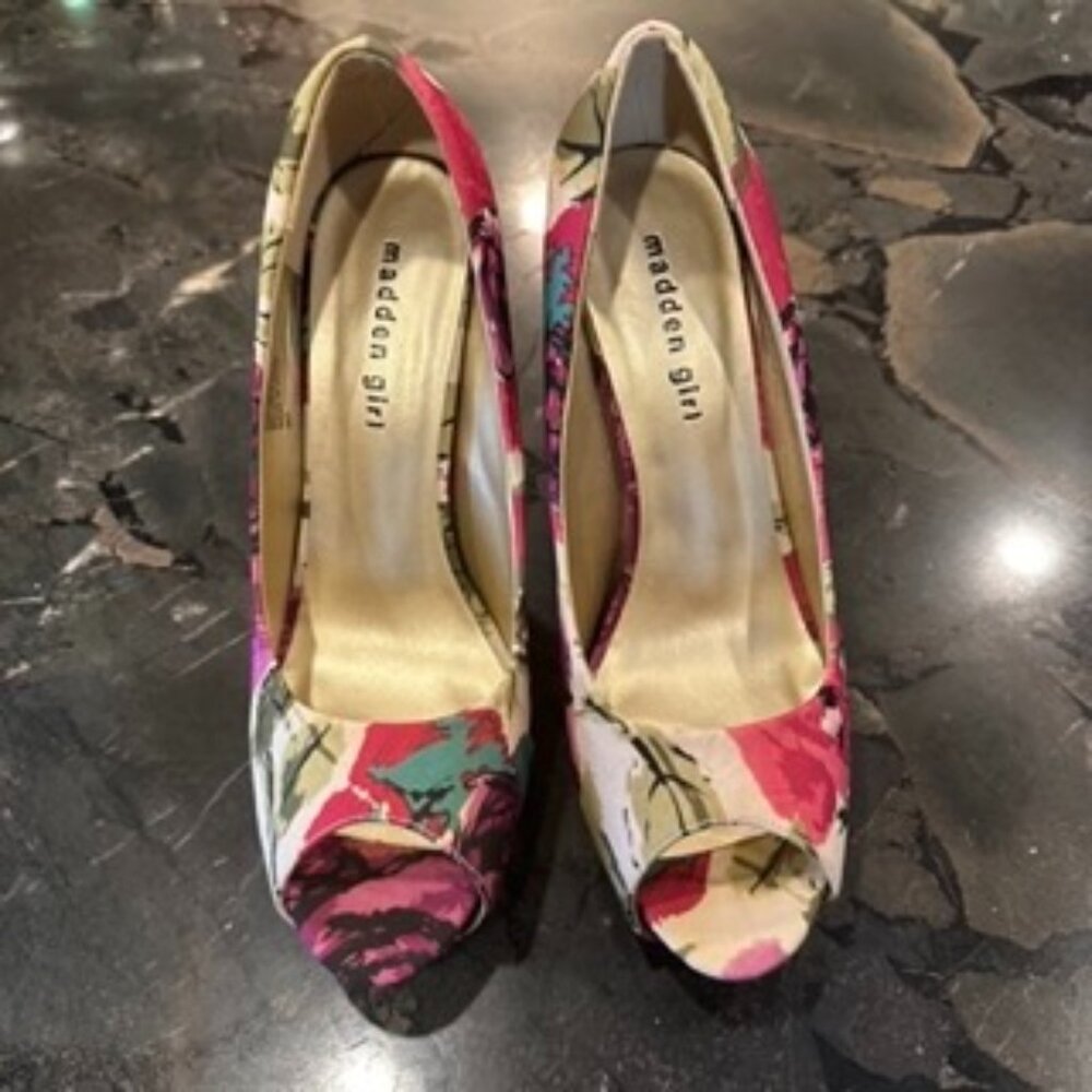 Never Worn - Madden Girl Floral Pumps